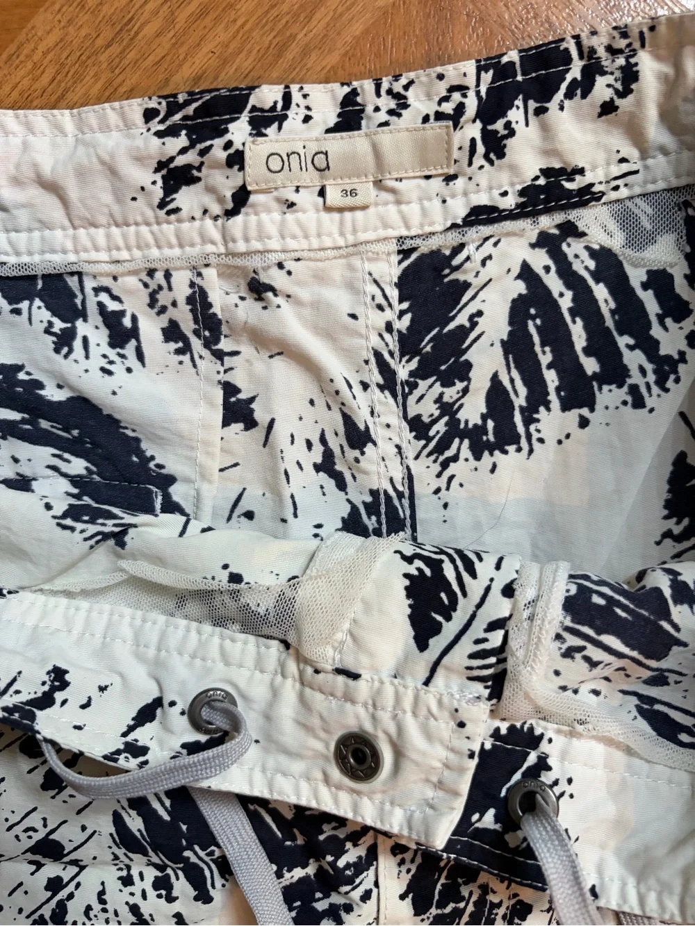 Onia Leaf-Print Hybrid Swim Trunks Sz 36
